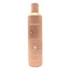 Echosline Argan šampon nježno čisti kosu, ostavljajući je sjajnom, laganom i svilenkastom. Ima zaštitno i antioksidativno djelovanje, pogodno za sve tipove kose. Učinkovito za osjetljivu, tretiranu, bez sjaja i devitaliziranu kosu. Nanesite na mokru kosu, nježno masirajte i isperite. Kosa vrlo često, zbog unutarnjih ili vanjskih čimbenika, može biti bez sjaja, devitalizirana i puno osjetljivija, u tim slučajevima im je potreban hranjivi tretman koji dubinski restrukturira i hidratizira kosu. Šampon s arganom nježno čisti kosu ostavljajući je sjajnom, laganom i svilenkastom. Rezultat će biti svjetlija, iznimno nahranjena i neotegnuta kosa. Inovativna formula, zahvaljujući sadržanim aktivnim sastojcima, restrukturira, hrani i dubinski hidratizira kosu, a također ima zaštitno i antioksidativno djelovanje. Arganovo ulje štiti, posvjetljuje, hrani i jača kosu. Bogat vitaminom E, snažnim prirodnim antioksidansom, djeluje kao barijera protiv starenja, braneći kosu od slobodnih radikala. Proteini svile učinkoviti zbog svojih njegujućih i restrukturirajućih svojstava, daju tijelo i snagu bez težine, donose sjaj i iznenađujuće teksture. Laneno sjeme poznato po svojim čarobnim svojstvima zaglađivanja čini kosu mekom, svilenkastom i prekrasno sjajnom. pH 5,5-6,0